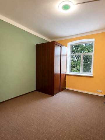 None 33200 USD