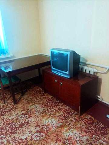 Будинок Яготин, вул. Шевченка, 66 м², 6 соток, газ+груба(дрова), вода центр.+криниця, сарай, погріб, город, документи готові, від власника