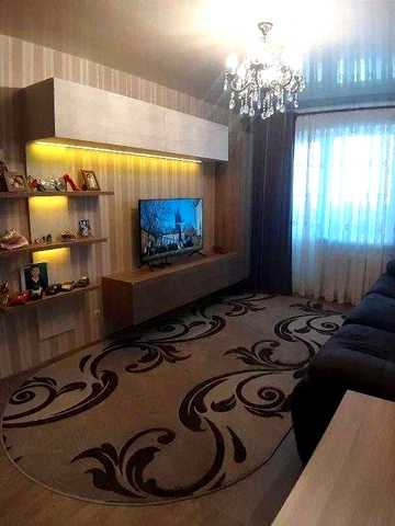 Продаж 3 кімнатной  квартири вул, Милославська 4