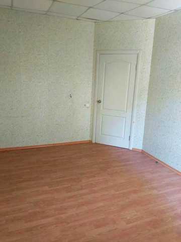 Продаж 2-кімнатної квартири площею 42 м², район Лікарні. Без комісії.