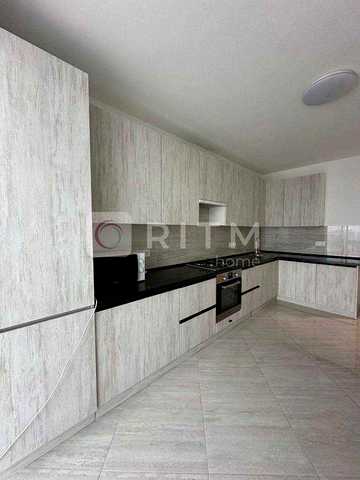 Здається в оренду простора 2-к. кв.70 м², ЖК Містечко Центральне