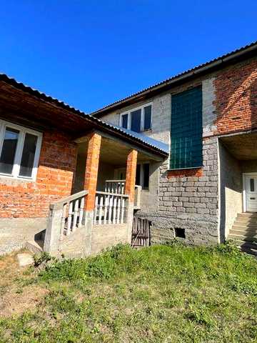 Продається будинок в селі Іза