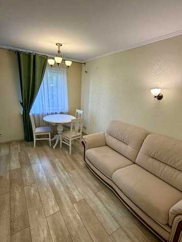 Здається в оренду 2 кімнатна квартира, вул. Метробудівська, 5
