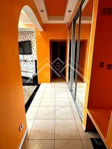 Продаж 2-к квартири з ремонтом, Бородина 2