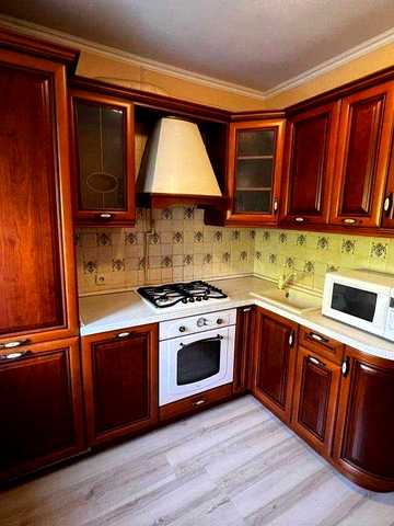 Продам 3к квартиру на пр. Богдана Хмельницького 12г (ремонт)