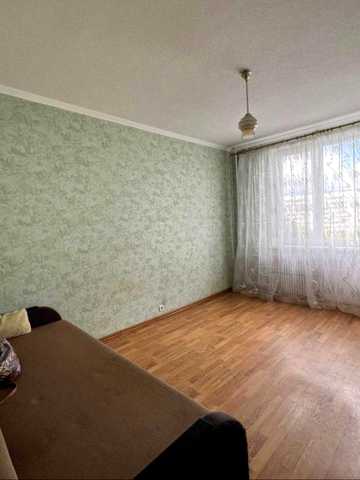 Продам 3-х комнатную квартиру на 602-м м-р.