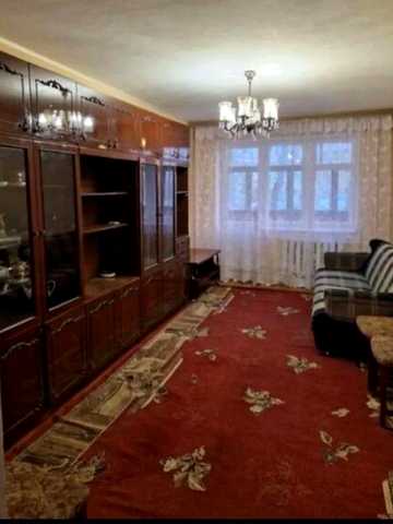 2к квартира на проспекті Космонавтів, вільно