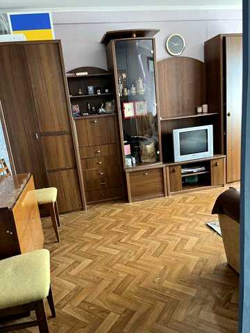 Продаж двокімнатноі на Жуля Верна 13А