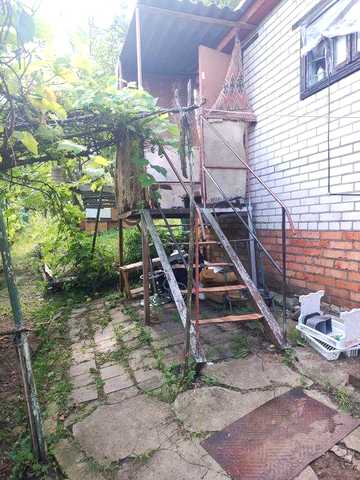 Продам дачу на 2 поверхи