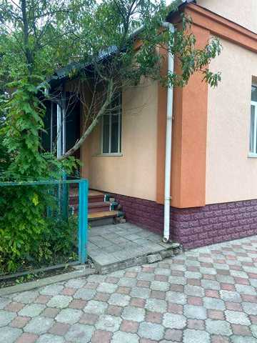 Продам двоповерховий будинок