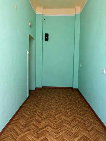 Продається 2 кімнатна квартира в центрі