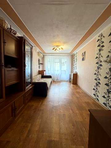 Продаж 3 кім. кв. 74 м ж/м Ломовський.  ( Фрунзенський) 4 поверх , автономка.   47000$