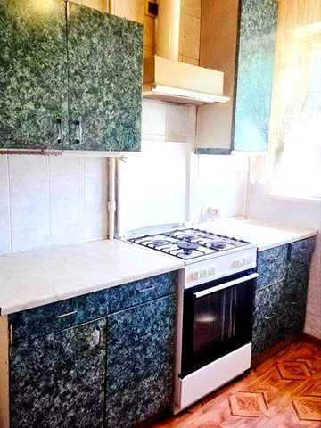 2-кімнатна квартира на Кримському бульваре. Газ. Середній поверх. 37 000$