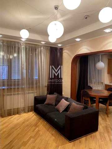 Продажа Шикарной 3к квартира центр. Сталинка.