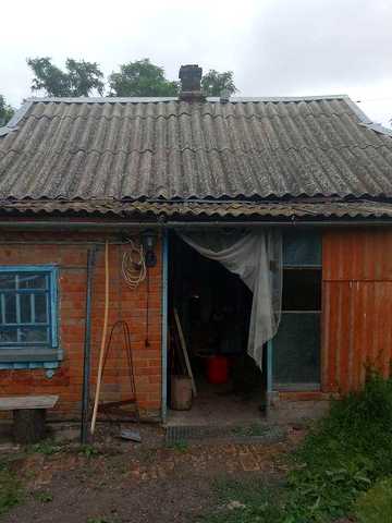 Хатинка в селі, домік