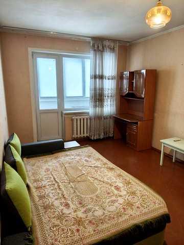 Продам 2 кімнатну квартиру, центр, вул.Курсова