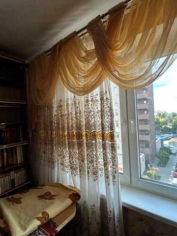 Продам четырехкомнатную квартиру на пр. Мануиловском, 75- 90 м.кв.