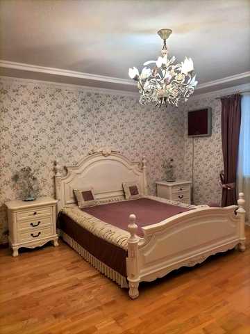 Оренда 3-х кімнатної квартири VIP, в класичному стилі, 125м2
