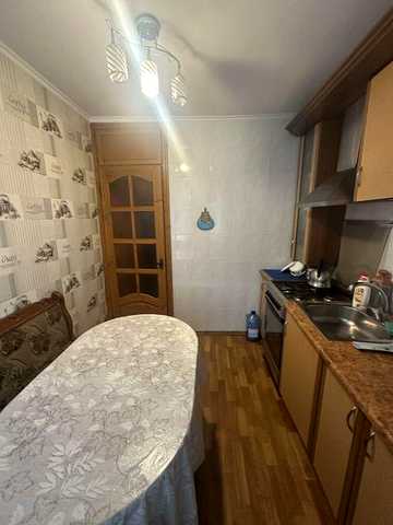 Продам 2-х кімнатну квартиру  в центрі м. Лозова