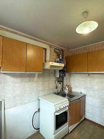 Продажт 1 к квартири 35 м. кв. район ЖД
