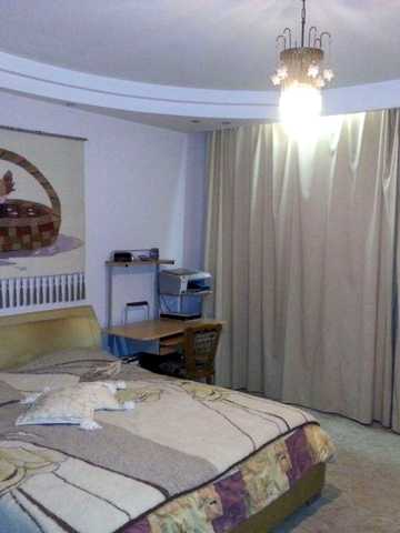 продаж 2 к квартири Cоборний 192