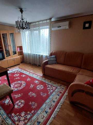 Трьох кімнатна квартира довгостроково