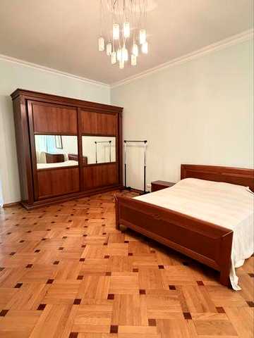 Продаж 3к квартира Хрещатик 15 Пасаж ремонт метро Майдан незалежності центр старий Київ Липки Печерськ  р-н Печерський від Власника