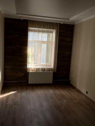 3-кімнатна 61 м² | ЦЕНТР | 2 поверх | АВТОНОМНЕ ОПАЛЕННЯ