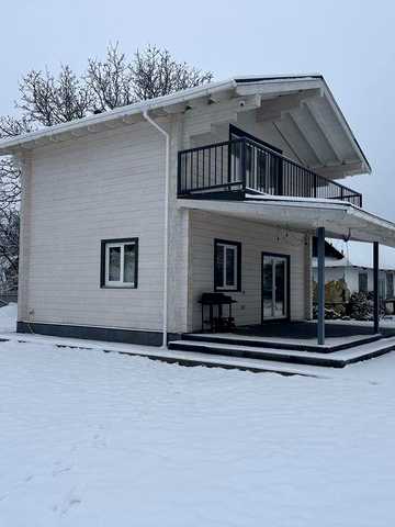 Продам будинок з клеєного бруса та 50 сот землі