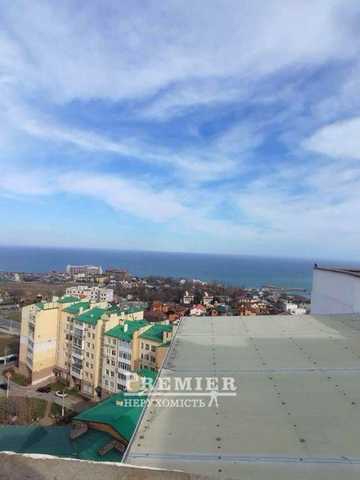 3-кімнатний пентхаус з терасою та видом на море в новому будинку