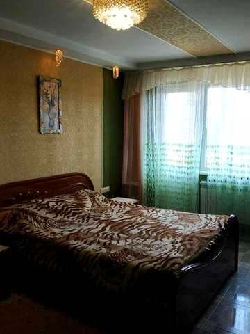 Затишна квартира в центрі на кілька місяців — заїжджай і живи !