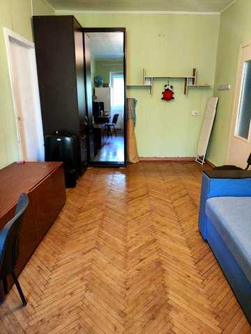 Продам 2  ком кв. ХТЗ пр-т Александровский, 77 этаж 5/5  (напротив  25 больница) Хорошее жилое состояние