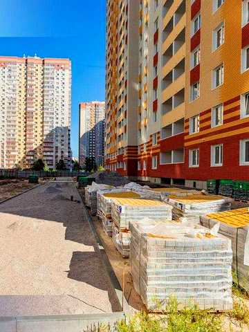 Продаж 1 кімн. квартири 3 пов. по вул. Бориса Гмирі 16 /19 буд. /близь метро Позняки ЖК Патріотика