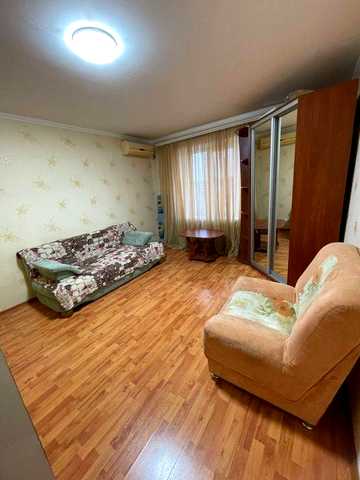 Сдаю 1комнкв.центр Южного.Ремонт.мебель.Техника.Длительно