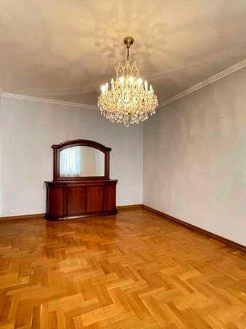 Продаж  трикімнатної квартири, Саксаганського, 29. Центр.