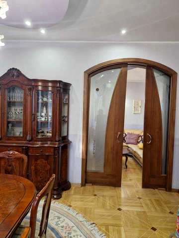 Центр. Продам 3к, 150м2  + паркинг. Дмитриевская,13-а