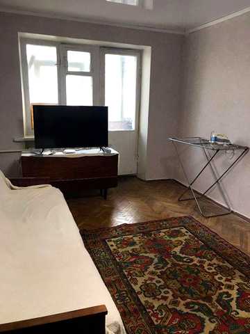 Здаю 1 кім квартиру по вул Дегтярівська 11