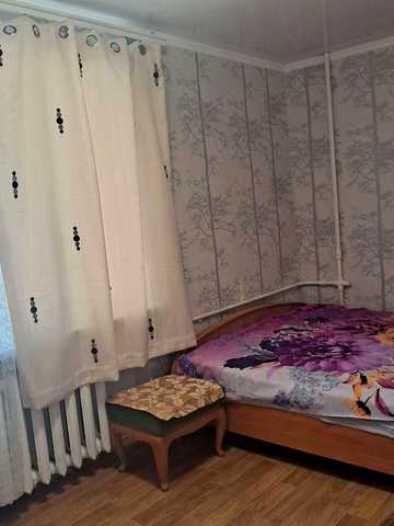 Сдам 2х комн 1этаж,недорого