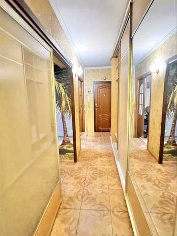 Продам 3 х кімнатну квартиру у районі Малікова з роздільними кімнатами