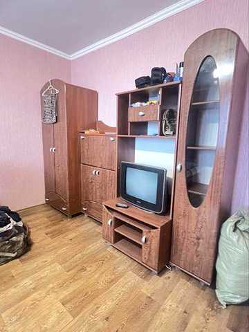 Тепла квартира в новобудові (все залишається)