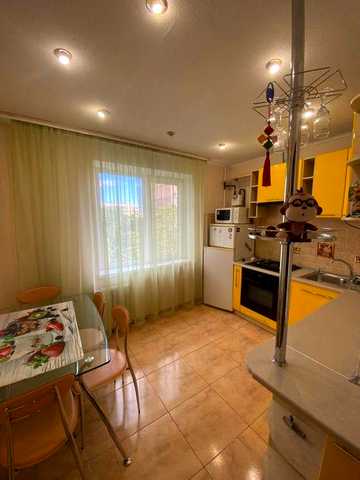Оренда 1 кв 40 м.кв. 4/9 Перемога, Бульвар Слави