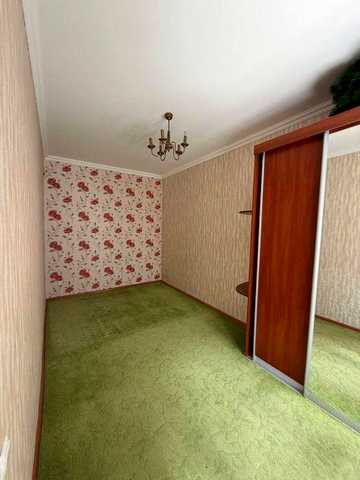 продам 4 комнатную квартиру