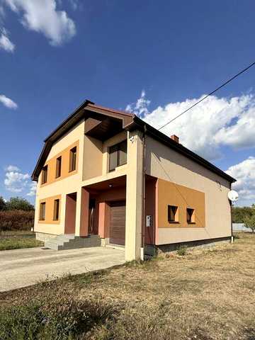 Продаж будинку/ район Східний