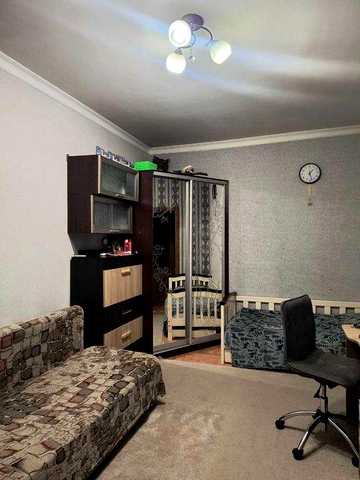 baz-01 Квартира з ремонтом, залишається практично все, що на фото, на вул. Магістральна