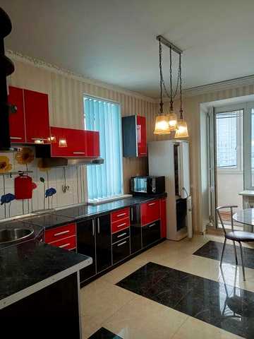 1-кімнатна квартира, 50 м² з гардеробною біля метро Позняки, пр. Григоренка / вул. Ахматової