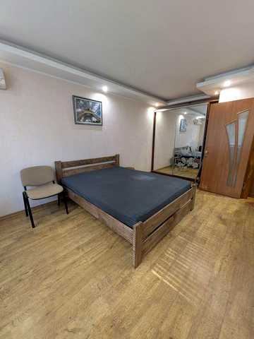 Оренда 1 квартири. Незалежності 10 А. Гостинка
