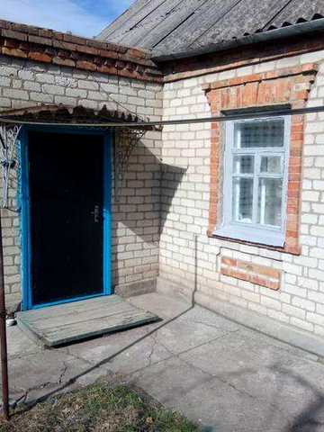 Будинок в тихому місці з ділянкою