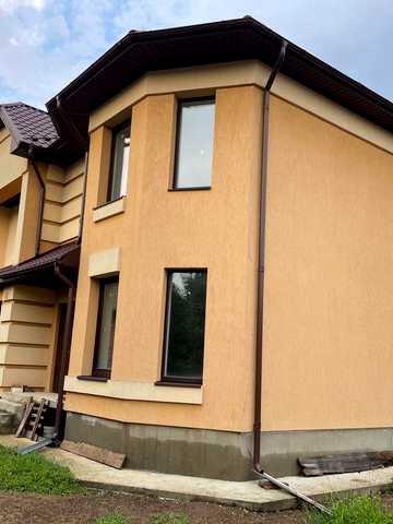 Продається новозбудований будинок , в м. Заліщики, Тернопільська обл. Площа: житлова 120 м² Земельна ділянка 8 сотих