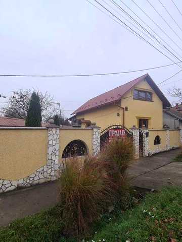 Продається чудовий сімейний будинок в м.Берегово