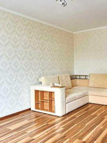 1к. 60м. вул. Саперно-Слобідська 24. М. Деміївська. Будинок 2009р. Генератор на ліфти, воду та опалення!